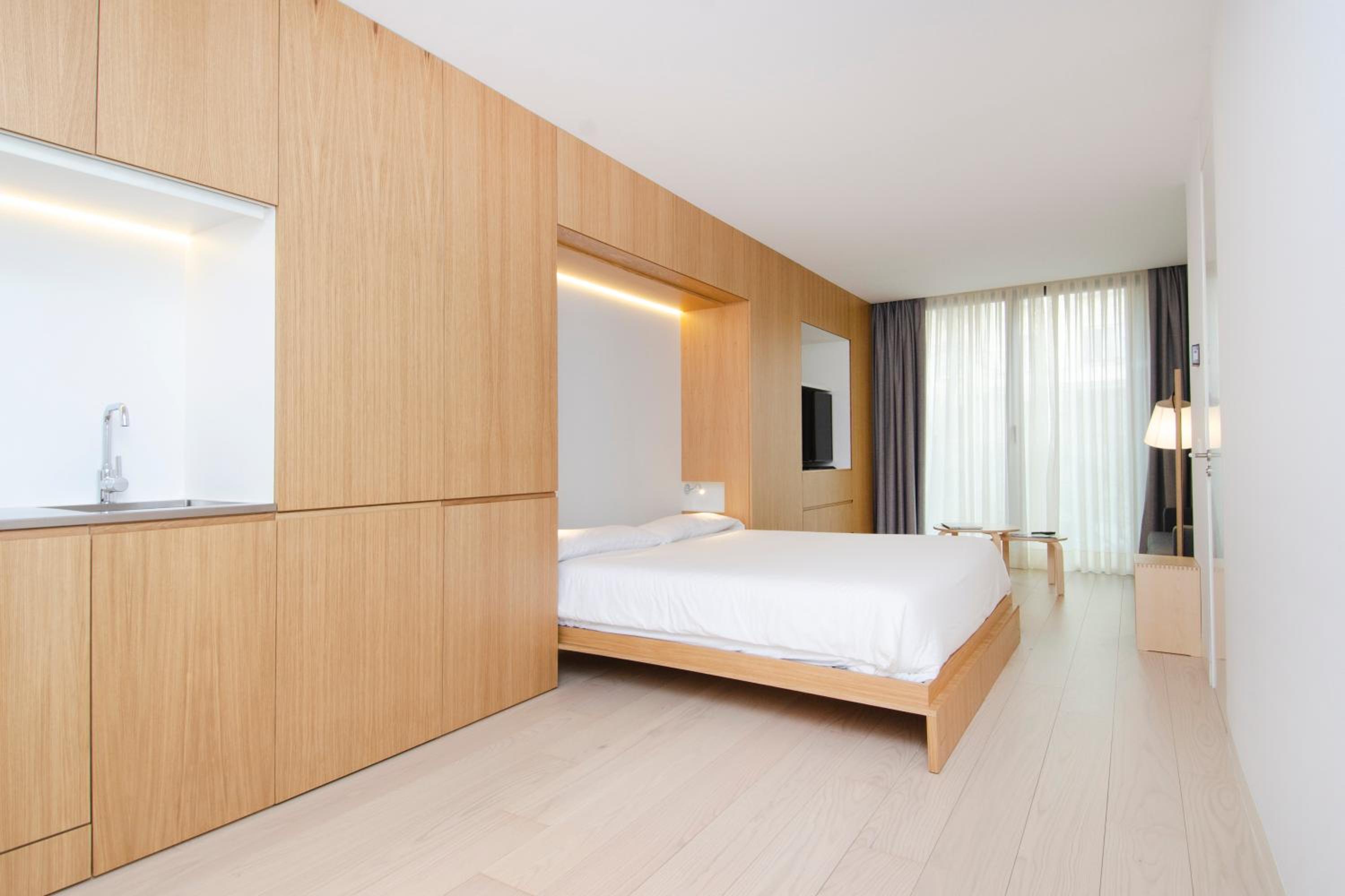 Studio Apartment - Photo 29