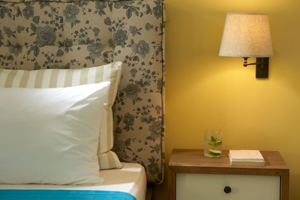 Premium Double or Twin Room - Photo 2