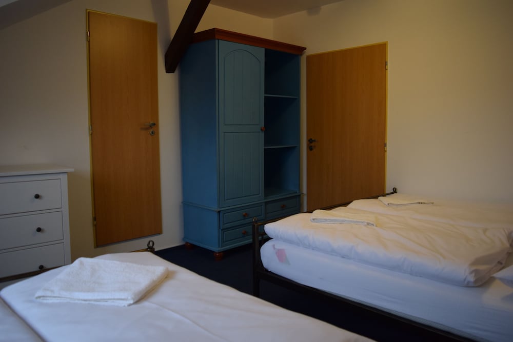 Premier Quadruple Room, Ensuite photo 2