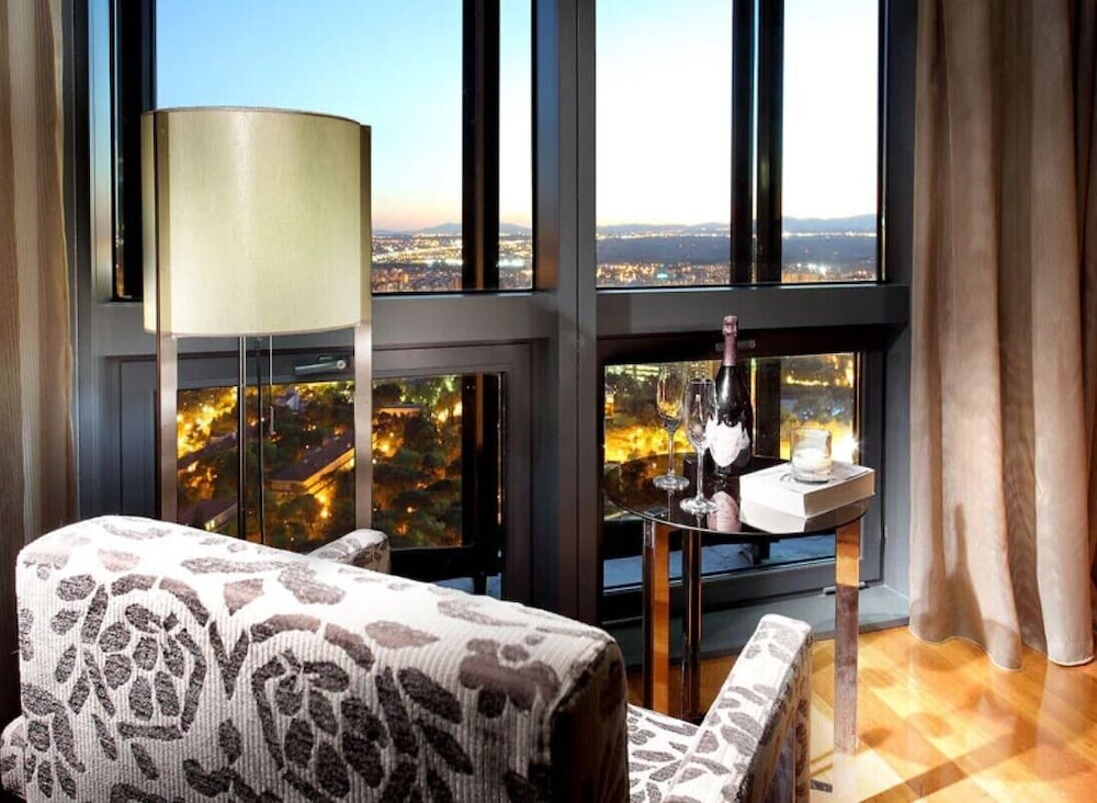 Superior Room (Views to Castellana)
