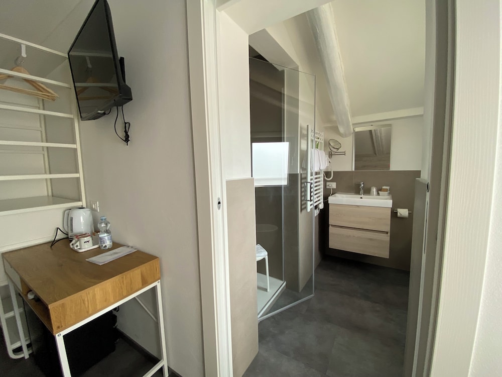 Double Room - Photo 4