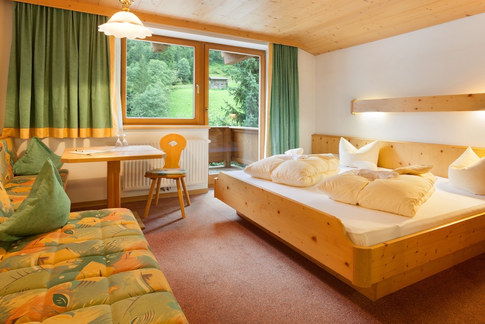 Standard Double Room, Balcony, Mountain View photo 1