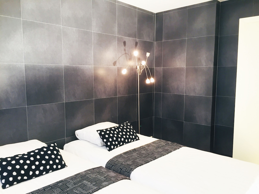 Apartment, 3 Bedrooms, Balcony photo 3