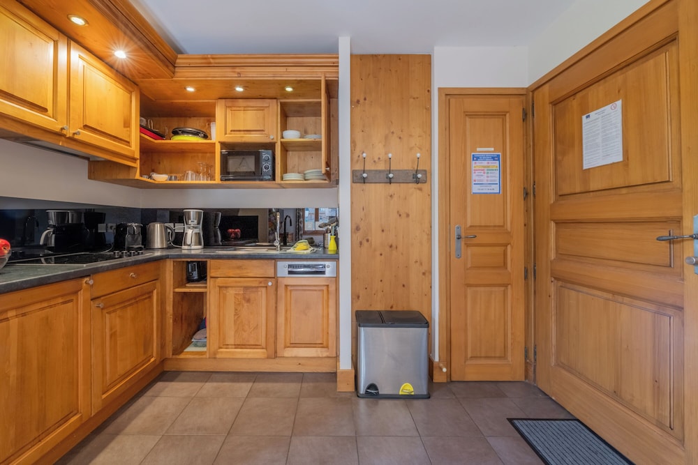 Family Apartment, Multiple Bedrooms (Vallorcine Balme 06 Ski In / Ski Out) photo 3