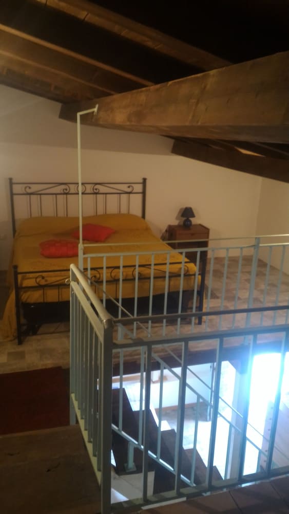 Economy Triple Room, Balcony