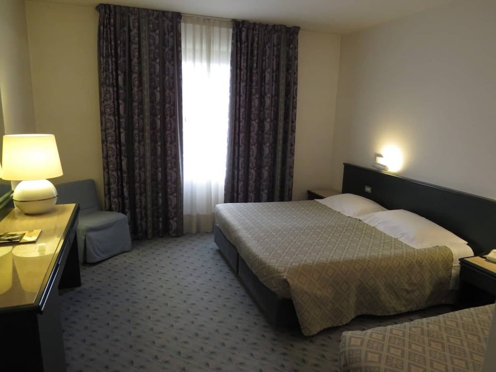 Business Triple Room