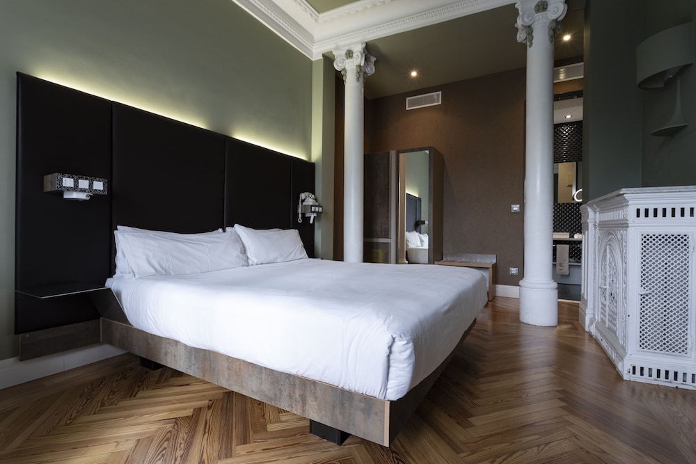 Double Room, City View