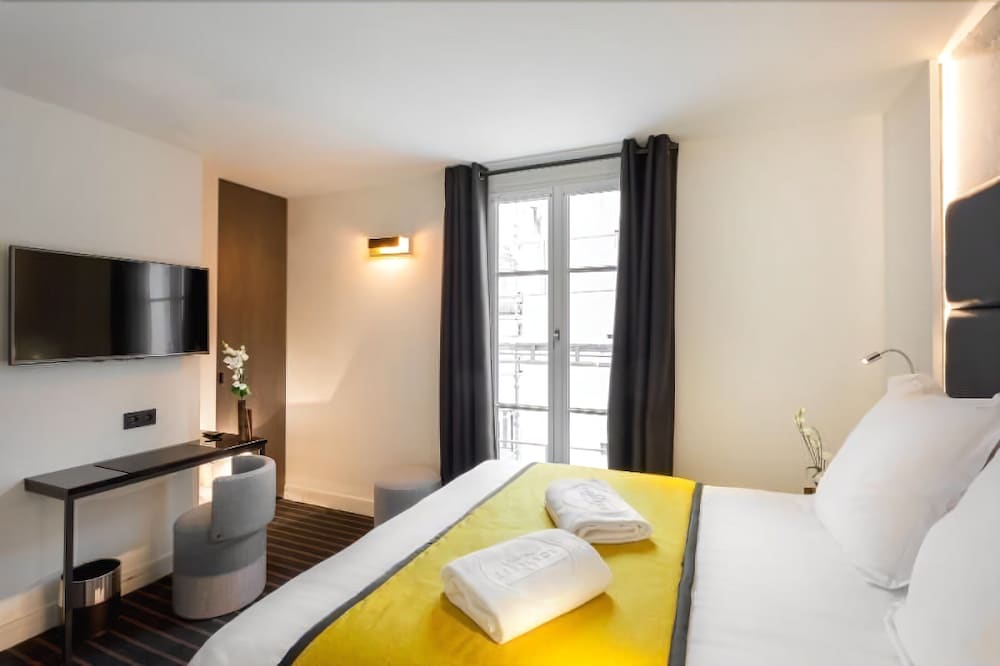 Classic Double Room thumbnail 5