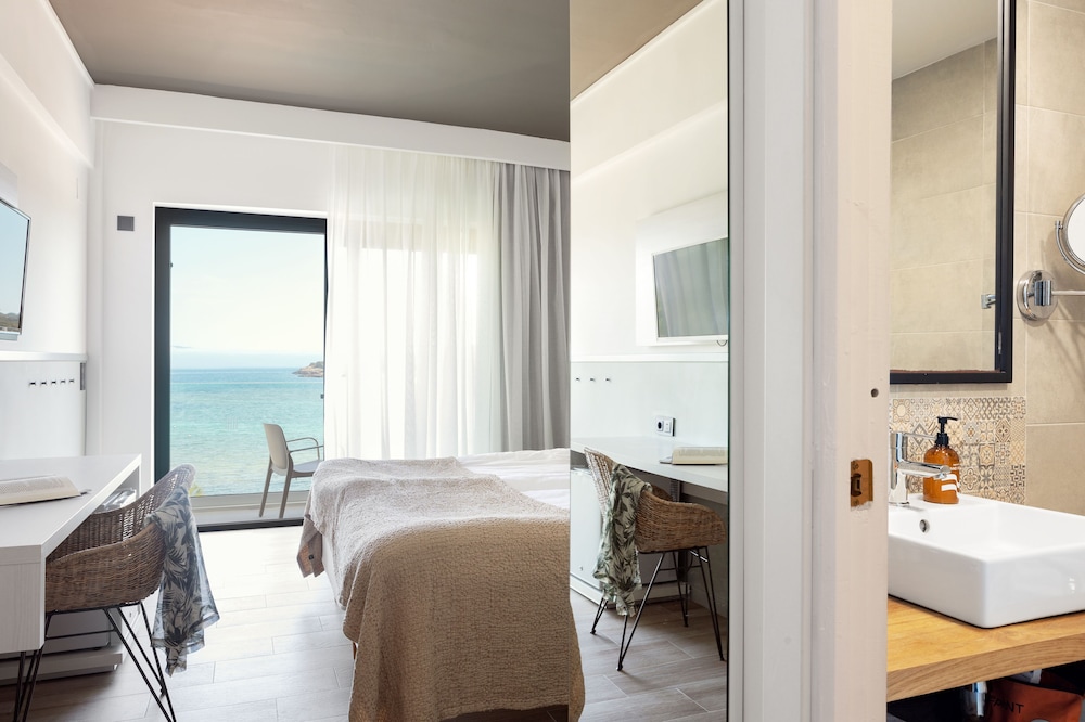 Standard Twin Room (Sea view) H12SEB photo 2
