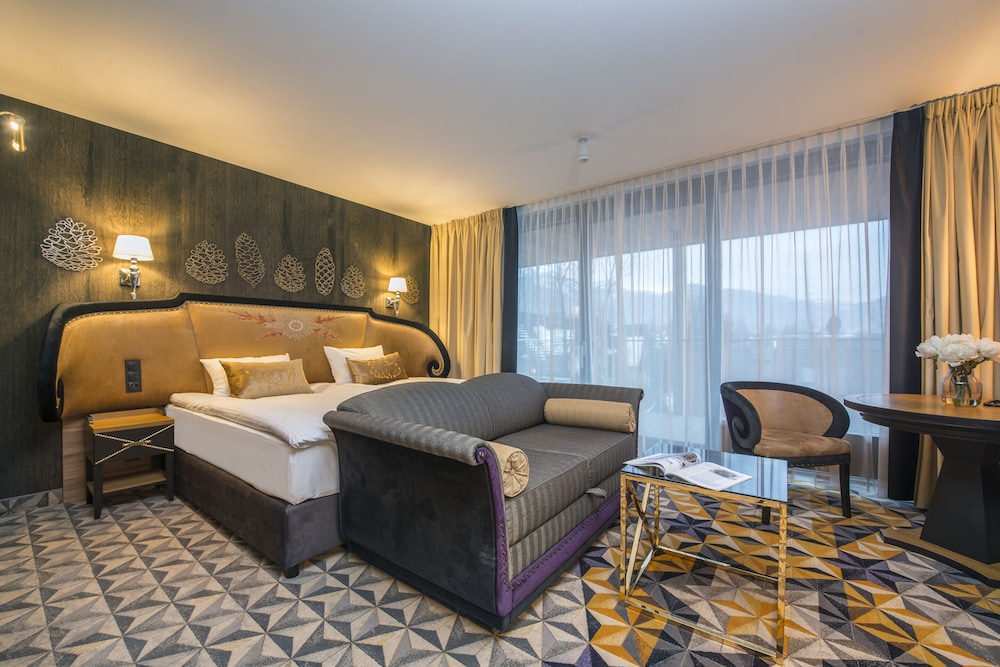 Deluxe Double or Twin Room - Photo 2