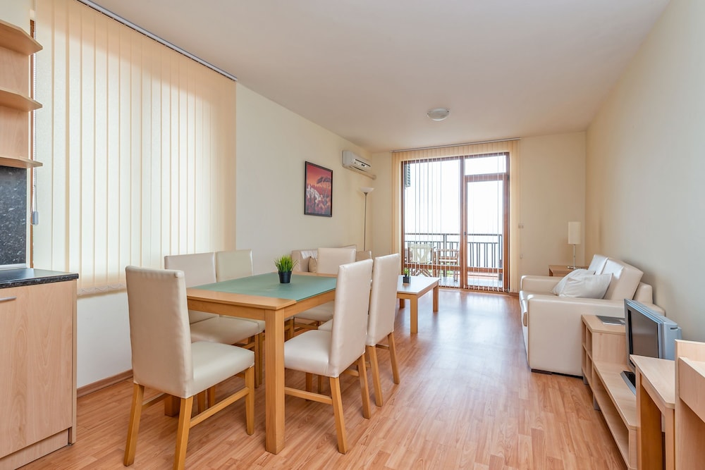 Apartment, 2 Bedrooms, Sea View photo 1