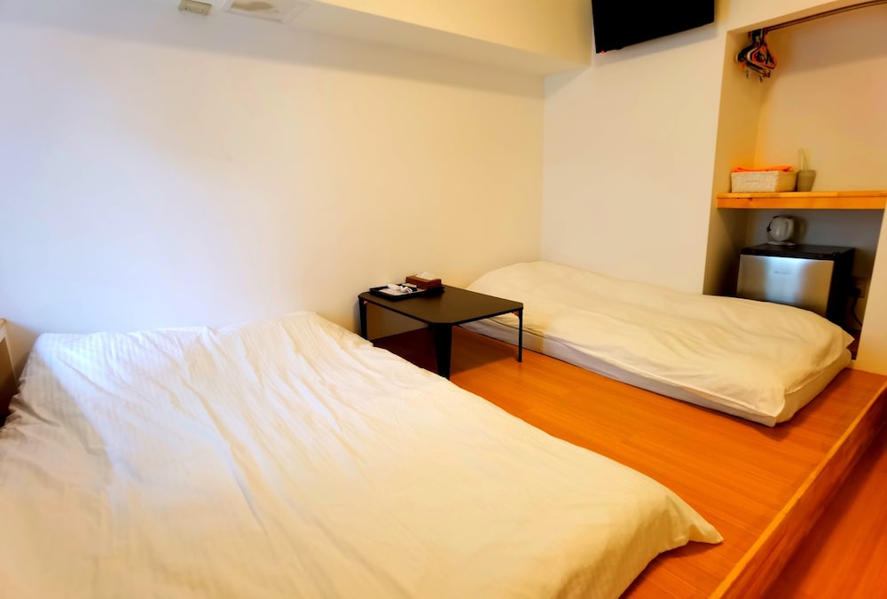 Basic Triple Room photo 2