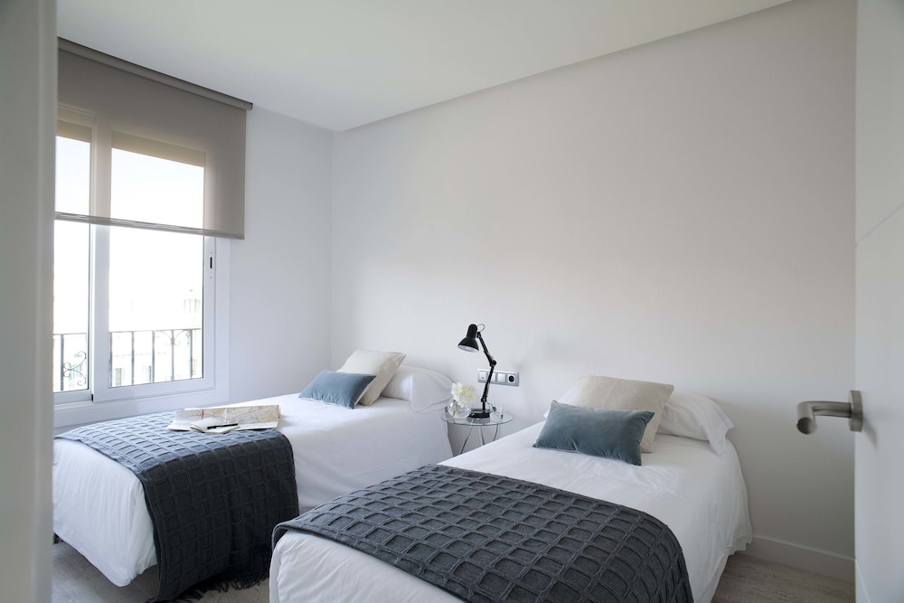 Penthouse, 3 Bedrooms, 2 Bathrooms photo 2