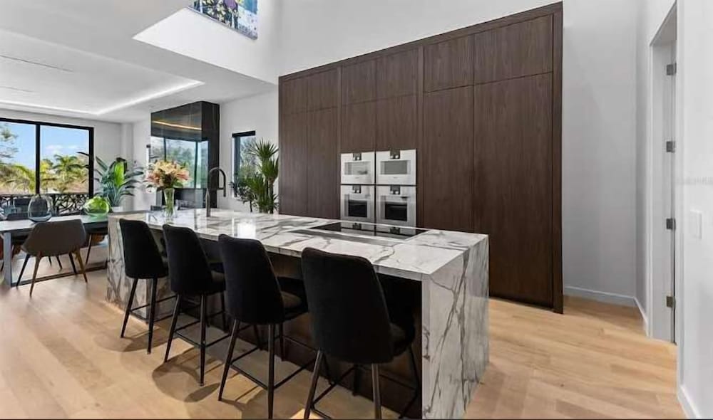 Lux Penthouse 4-story Stunner Rooftop Views, Billede 2