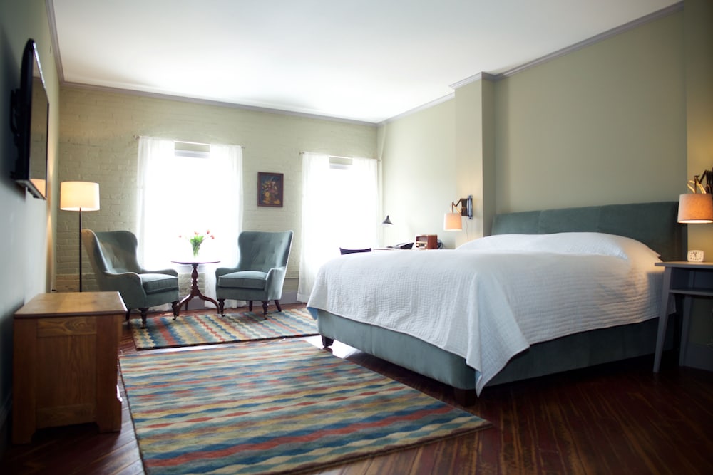 Standard Room, 1 King Bed