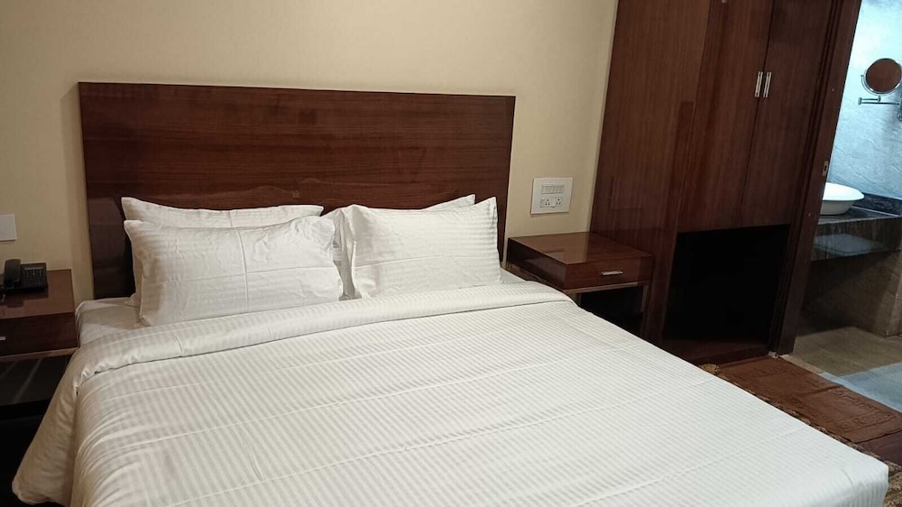 Deluxe Room - Photo 3