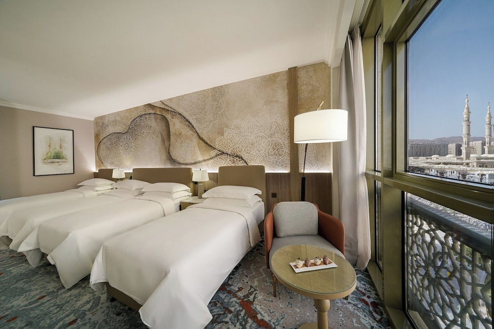Quadruple Room (Partial Haram View) - Photo 1