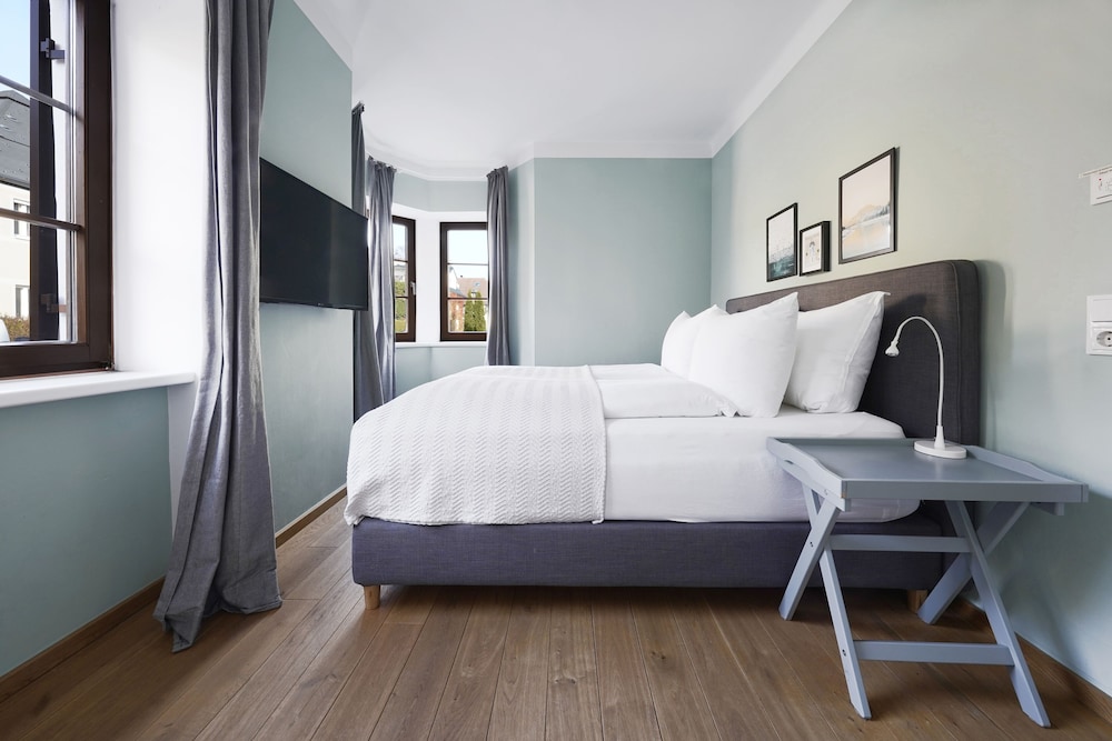 XL 3 Bedroom Apartment, Sofa Bed, Balcony - Photo 4