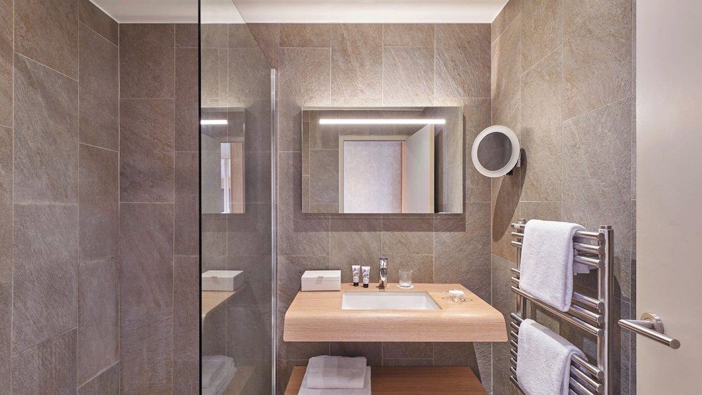 Superior Room, 1 King Bed, Sea View - Photo 2
