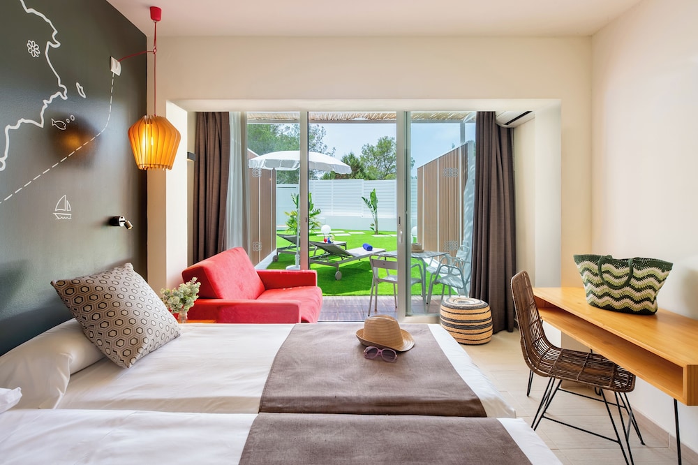 Superior Twin Room photo 2