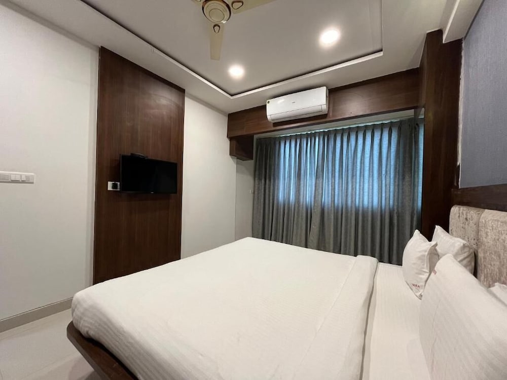 Executive Suite, 1 King Bed with Sofa bed, Non Smoking