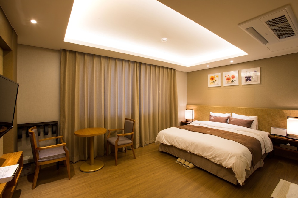 Suite (A) photo 2