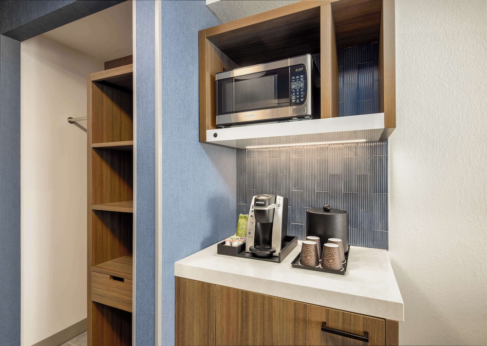 Room, 2 Queen Beds, Accessible (Roll-in Shower) - Photo 3