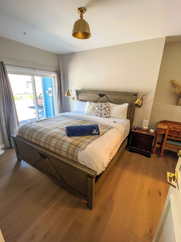 Deluxe Room, 1 King Bed