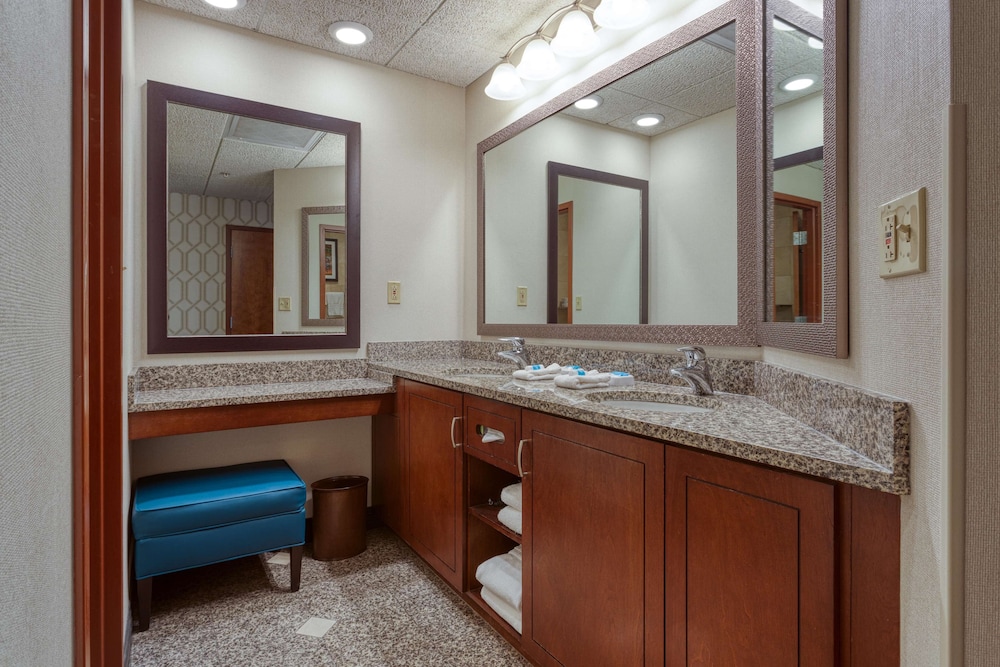 Suite, 1 King Bed, Refrigerator & Microwave (Upper Floor, 2 Rooms)