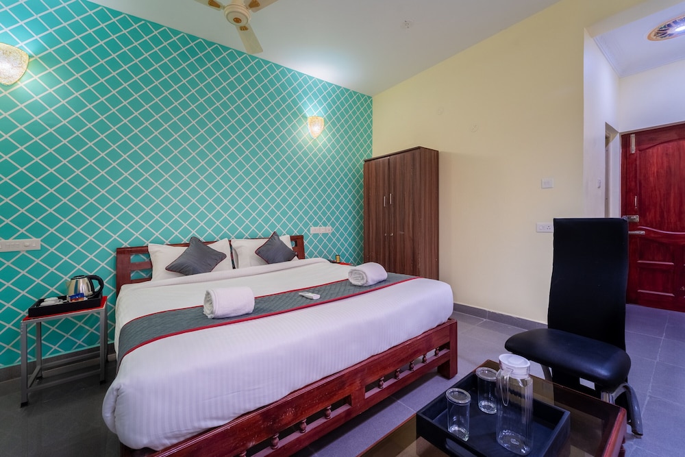 Deluxe Room - Photo 13