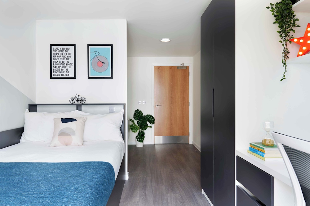 Basic Room, Non Smoking, Private Bathroom