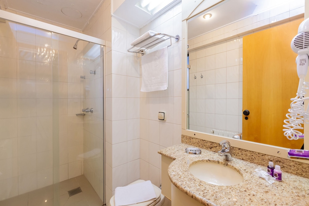 Deluxe Twin Room - Photo 13