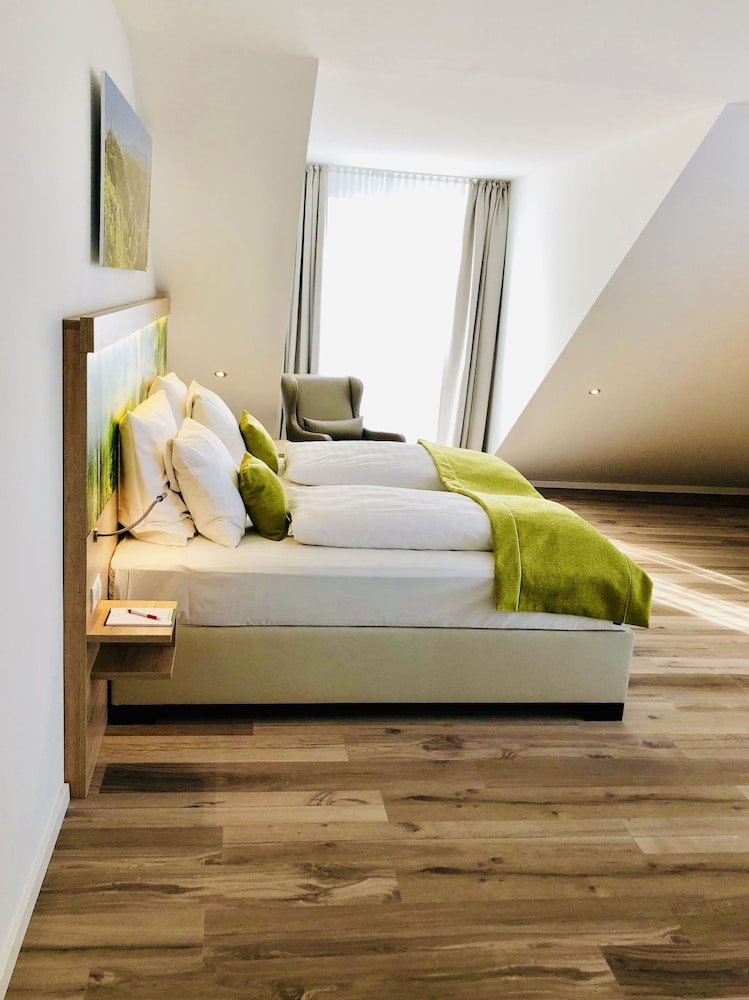 Deluxe Double Room, Garden View