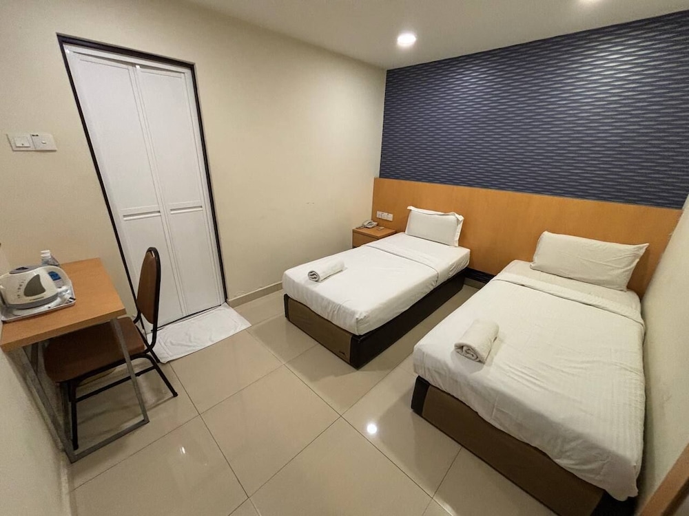Basic Twin Room