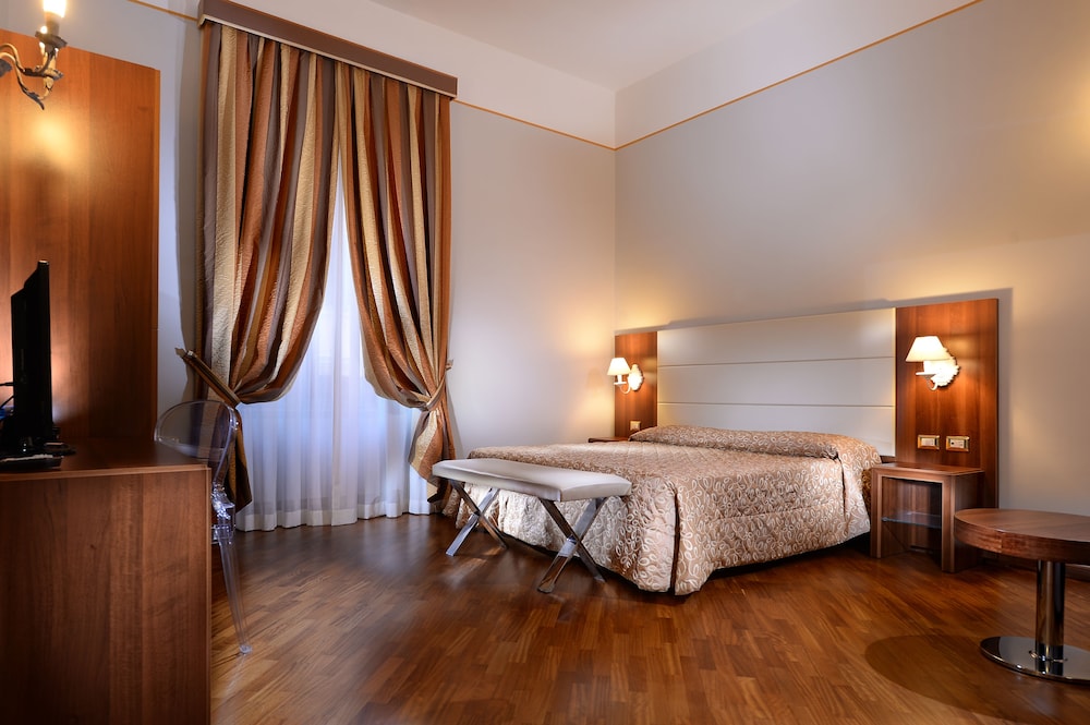 Superior Double or Twin Room - Photo 1