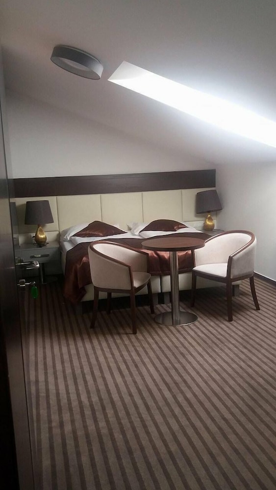 Basic Quadruple Room, 2 Bedrooms photo 2
