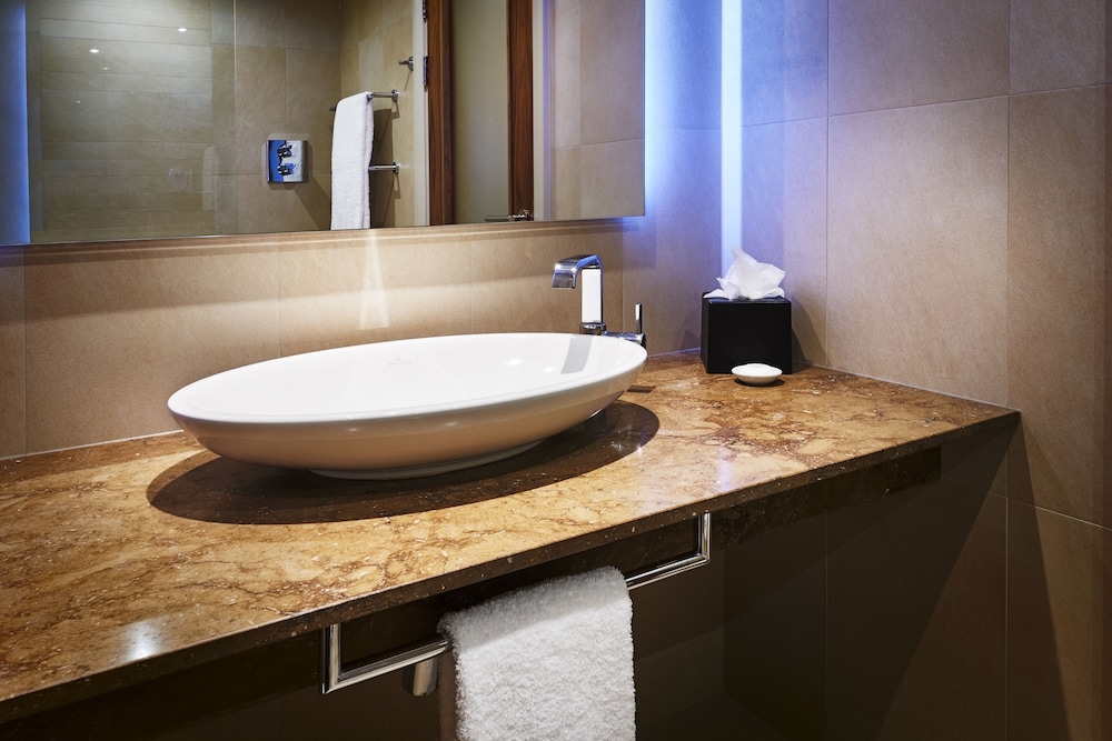 Suite - Photo 4