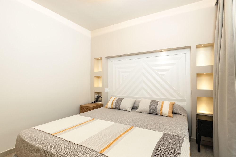 Comfort Room - Photo 3