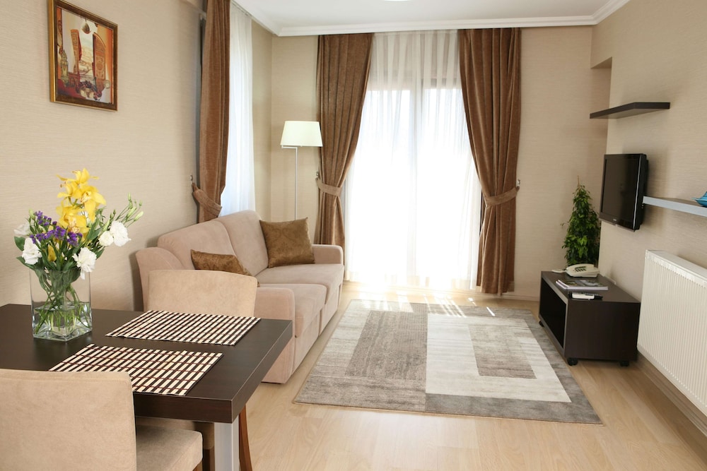 Family Apartment, 1 Bedroom, Kitchenette, City View photo 3