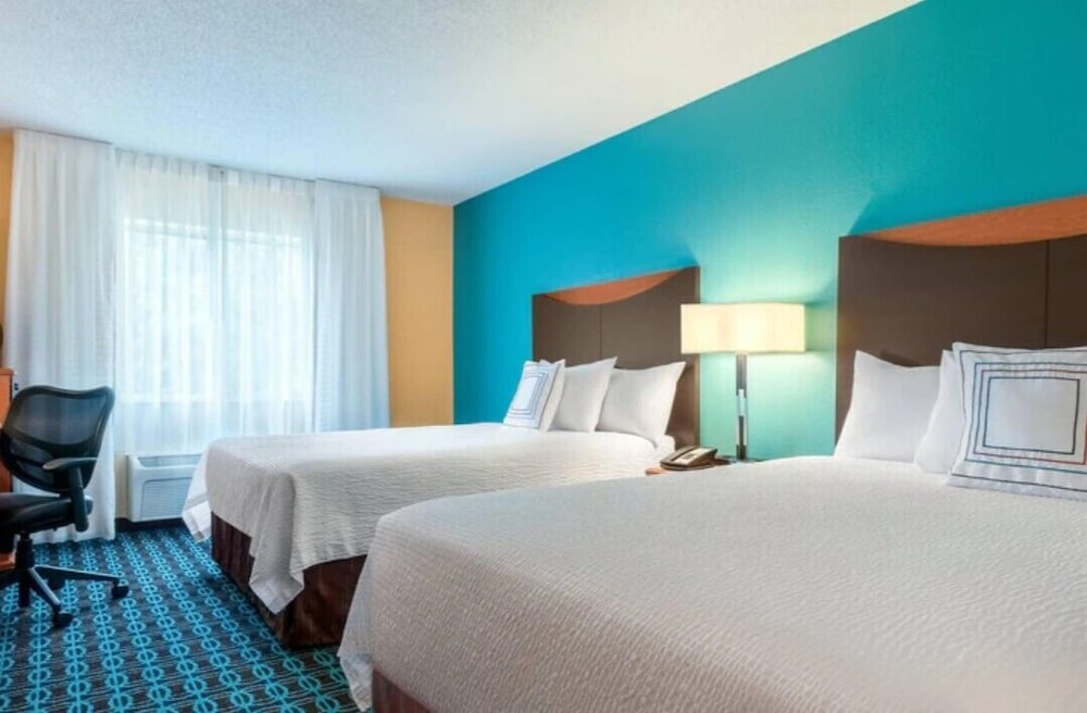 Room, 2 Queen Beds - Photo 1