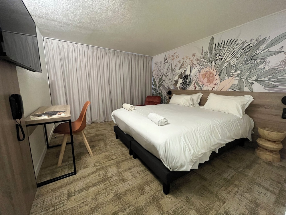 Standard Room, 1 Double Bed - Photo 16