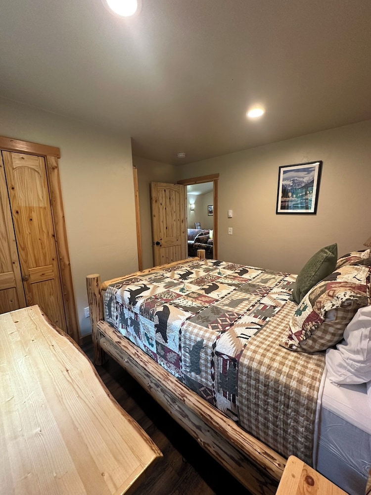 Standard Cabin, Mountain View