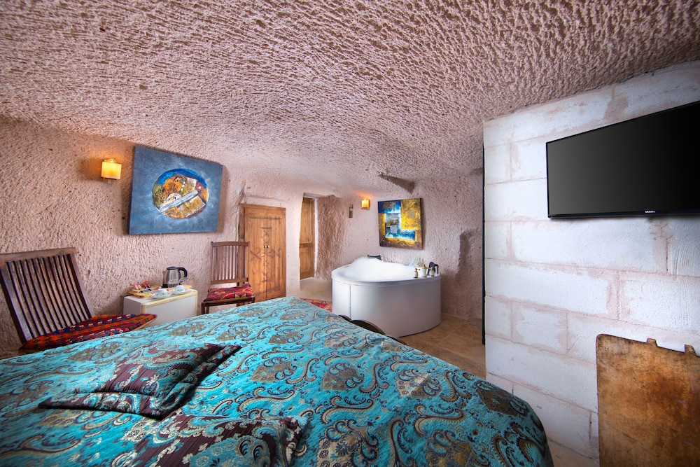 Junior Cave Room With Jakuzzi - Photo 8