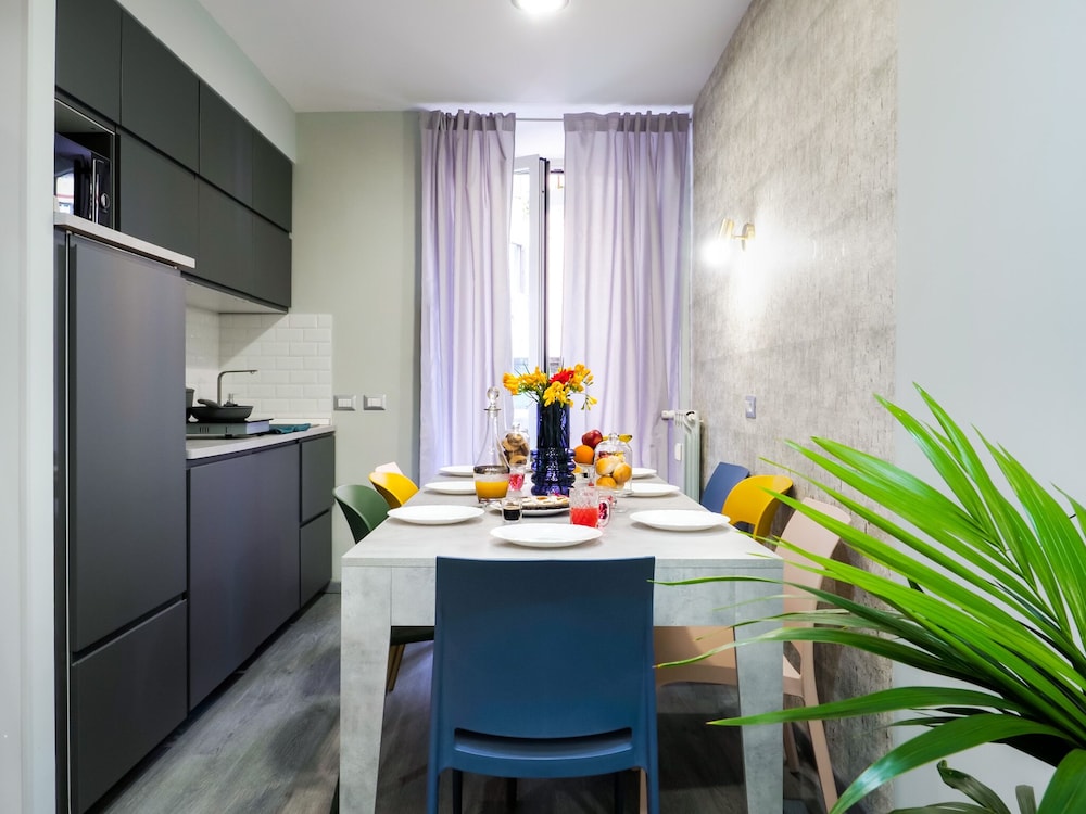 Apartment, 5 Bedrooms, Smoking, Balcony