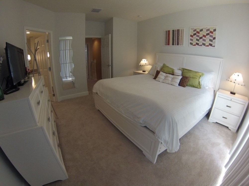 Family Townhome, Private Pool, Garden Area photo 2