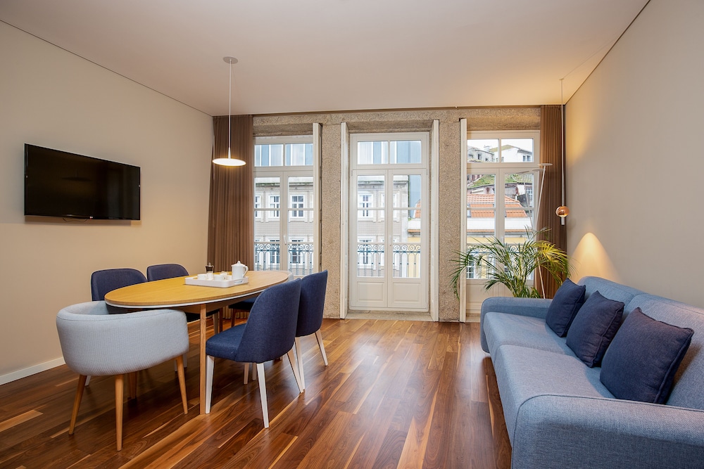 Duplex Two Bedroom Apartment 4B - Photo 13
