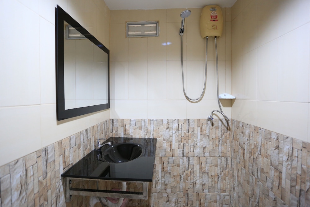 Budget Room - Photo 12