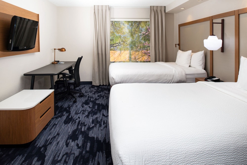 Room, 2 Queen Beds - Photo 3