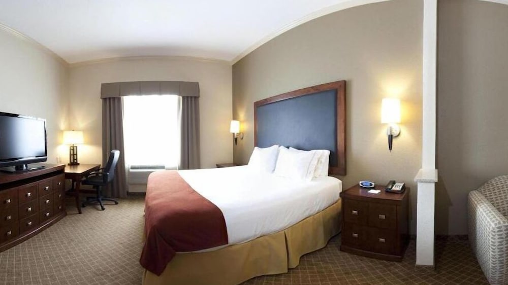 Standard Room, 1 King Bed, Accessible (Communication, Accessible Tub) - Photo 3
