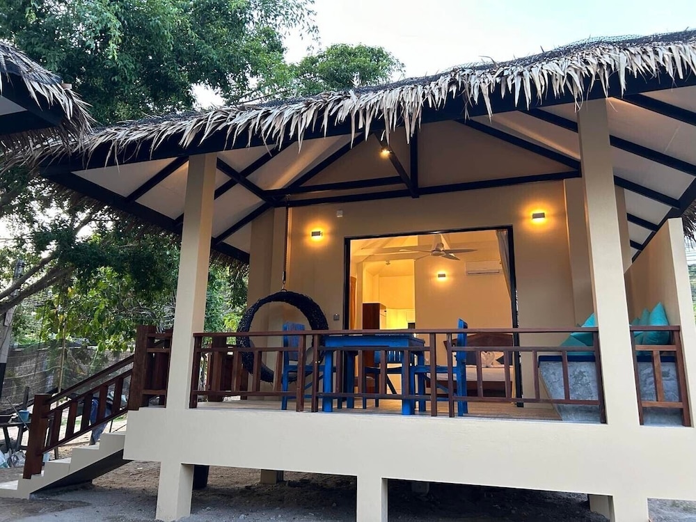 Deluxe Triple Villa with Sea View - Photo 10